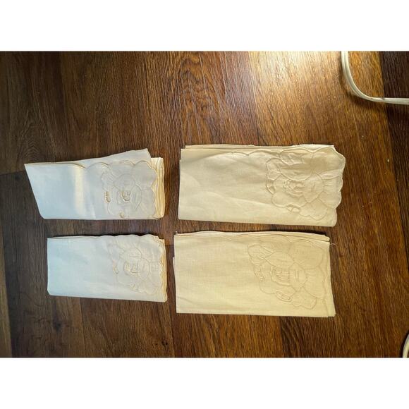 Lot of 4 vintage Hankerchiefs - Picture 4 of 16